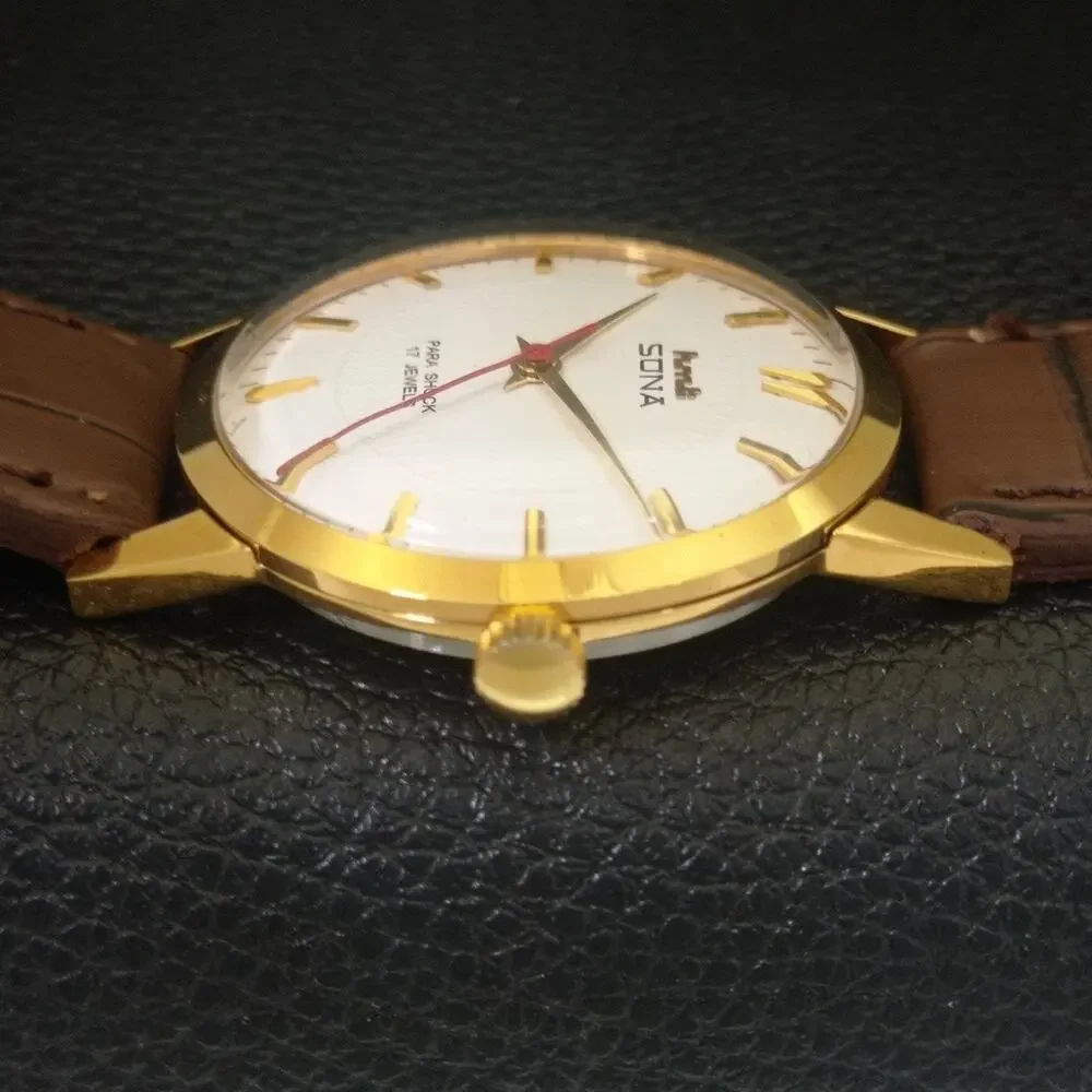 Vintage 1981 HMT Manual Wound Mens Gold Watch W/daydate & White accents